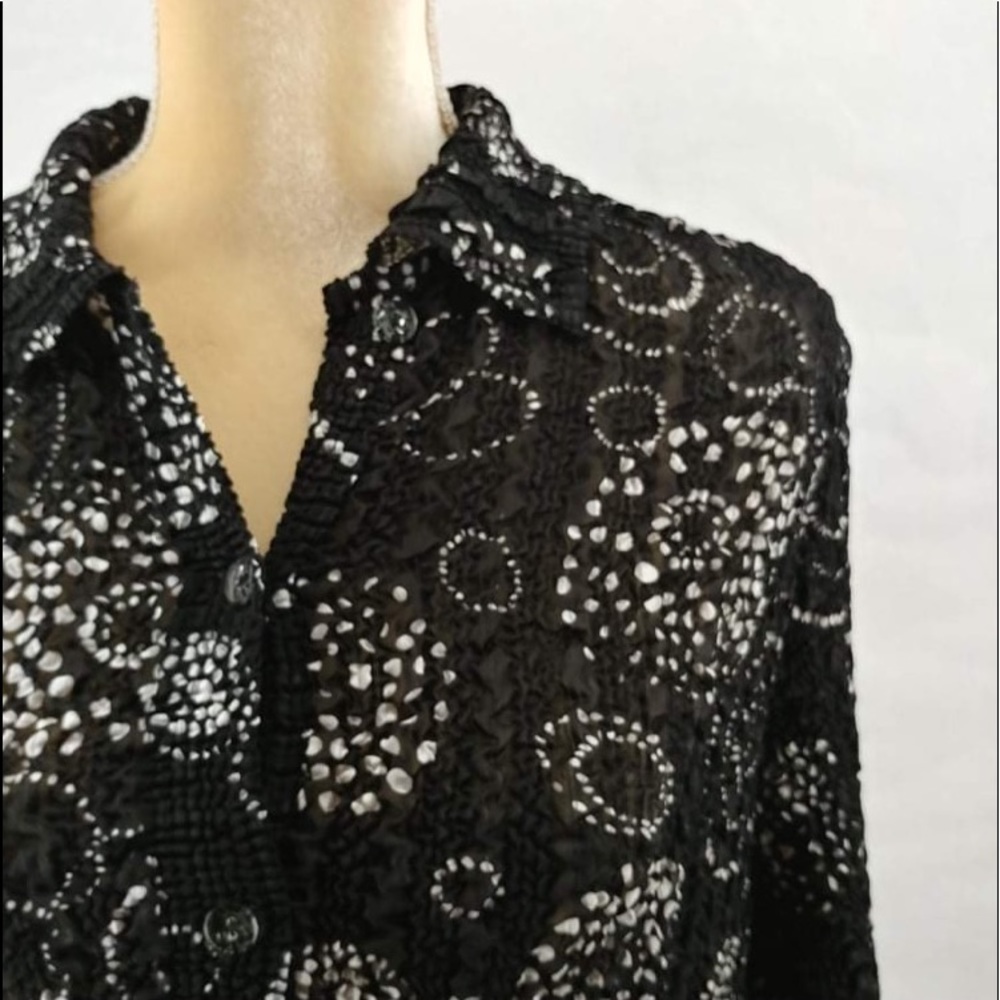 Rafael Essentials Black & White Button Front